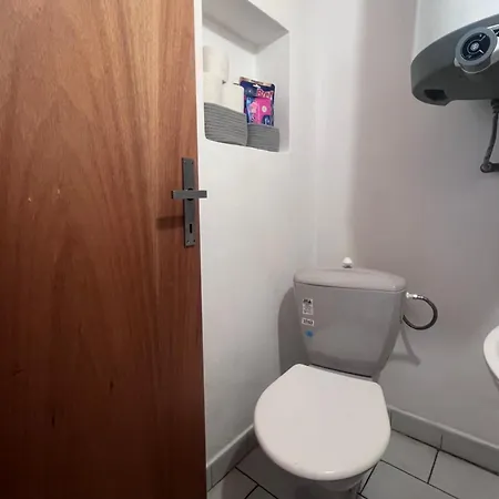 Roda S Vnitřní Saunou Rabyne