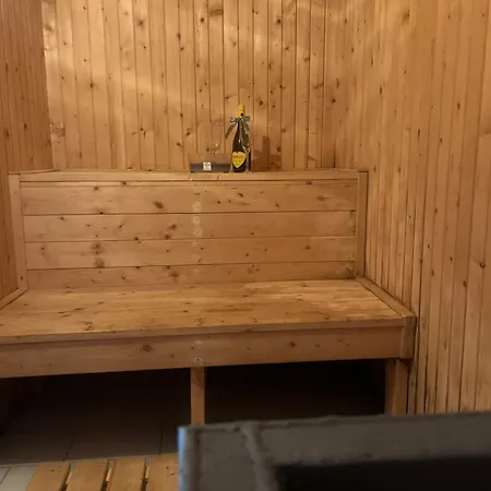 Roda S Vnitřní Saunou *